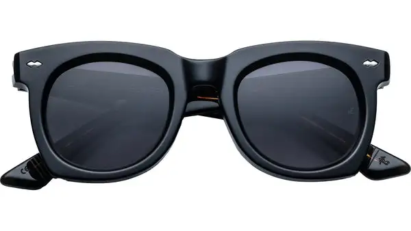 Ava Noir 11